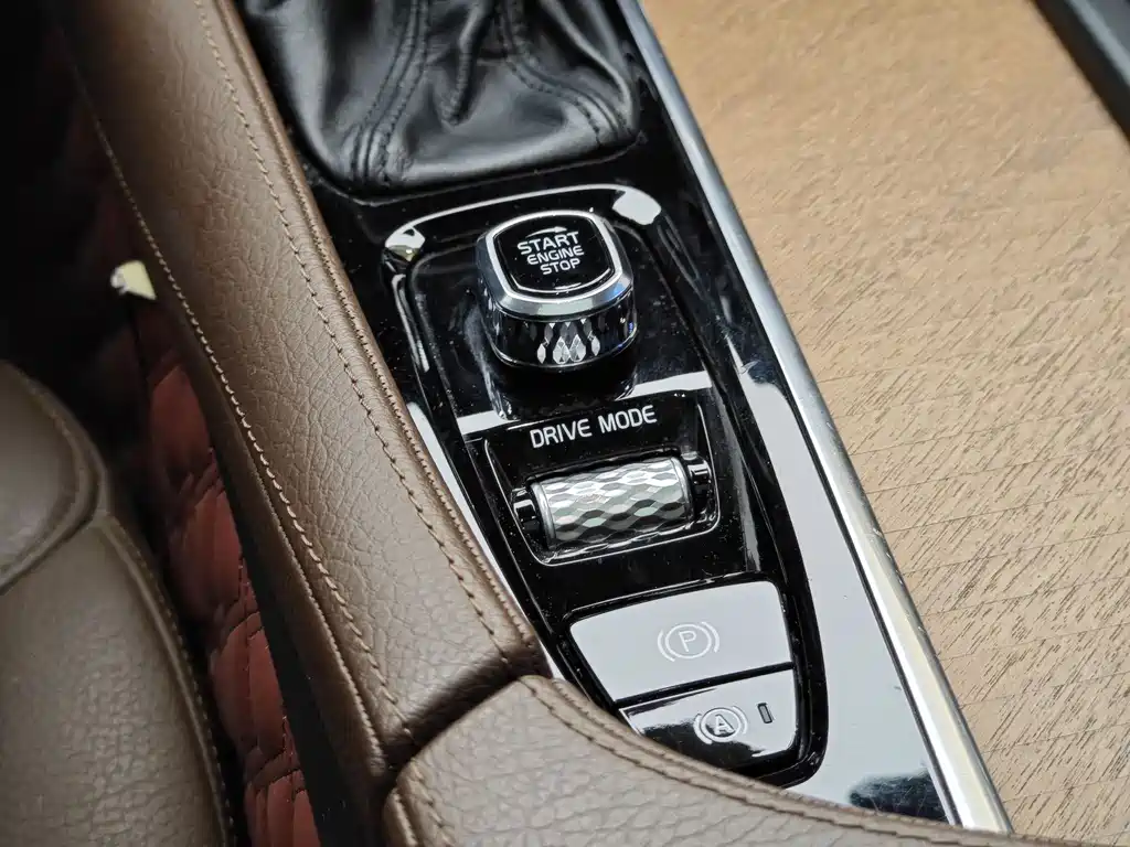 Volvo S90 — фото 19