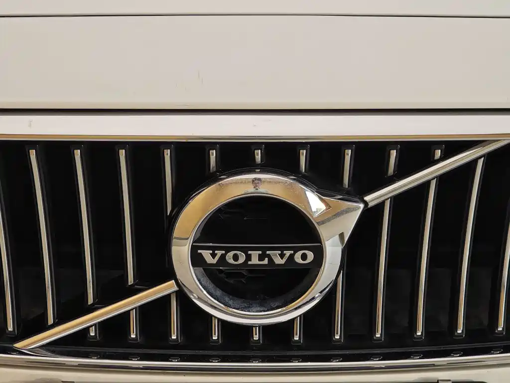 Volvo S90 — фото 3
