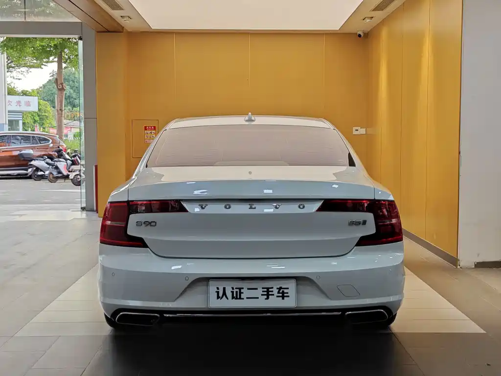 Volvo S90 — фото 30
