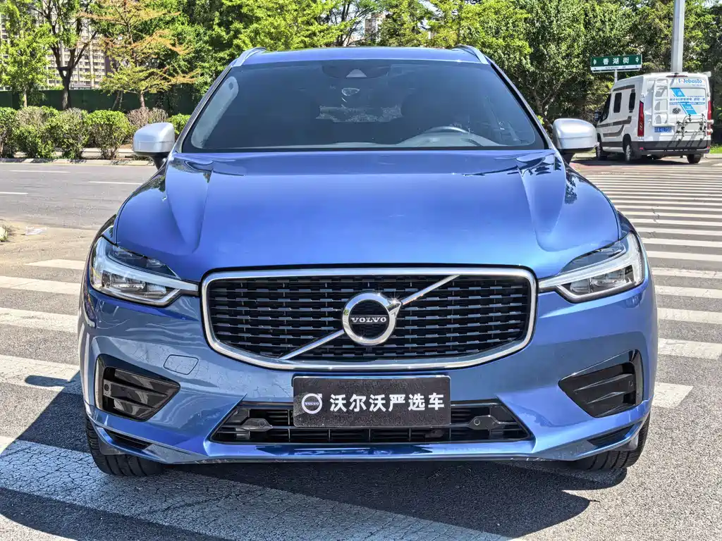 Volvo XC60 — фото 2