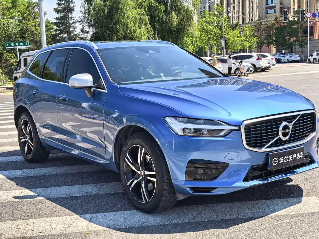Volvo XC60 — фото 3