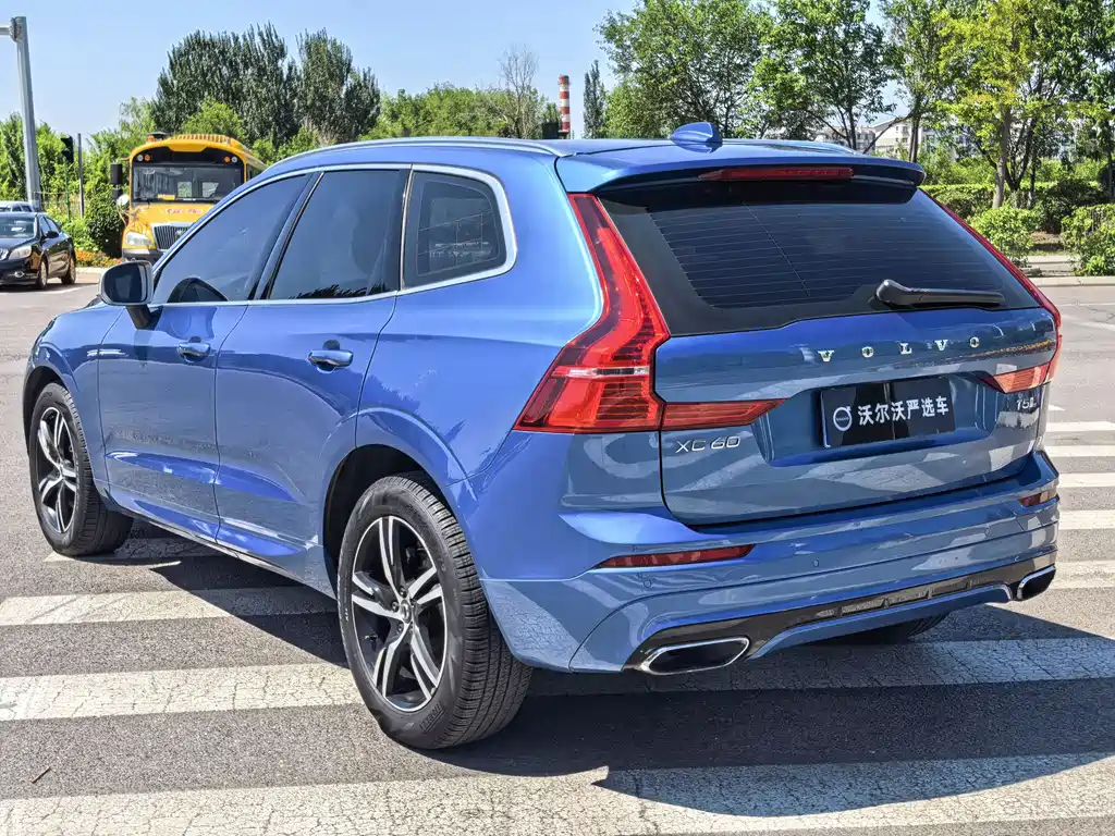 Volvo XC60 — фото 7