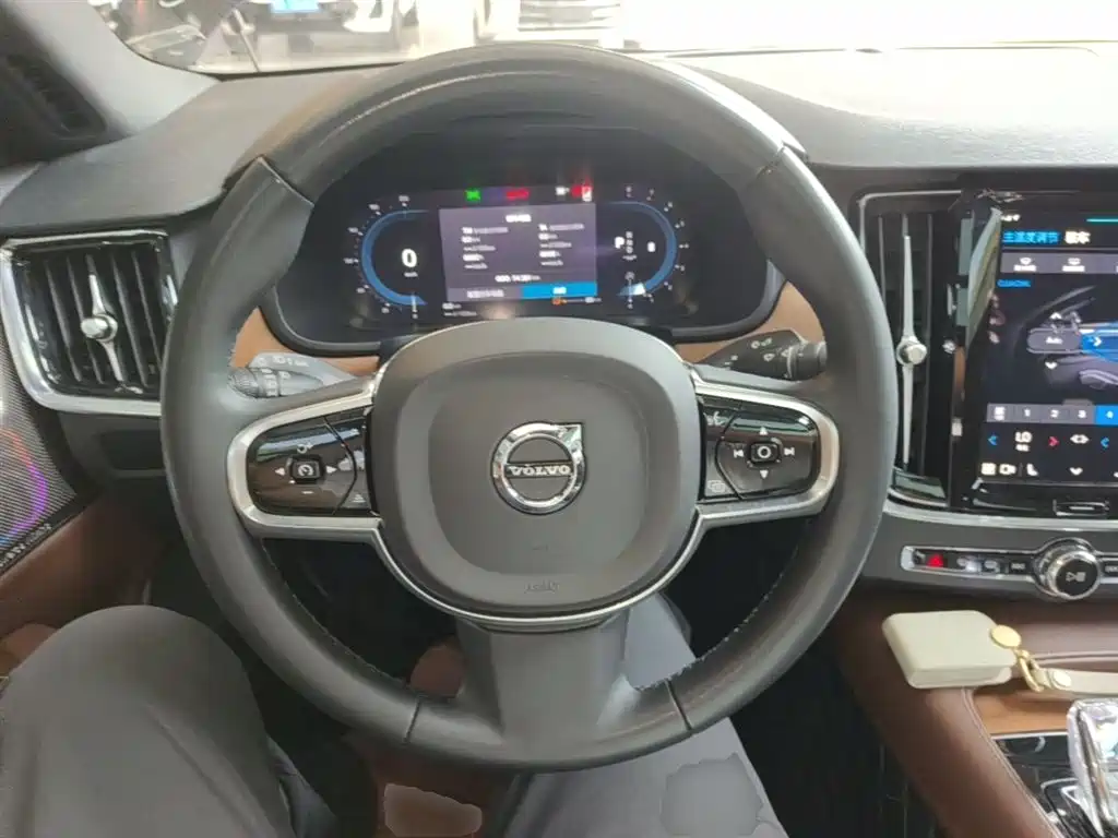 Volvo S90 — фото 11