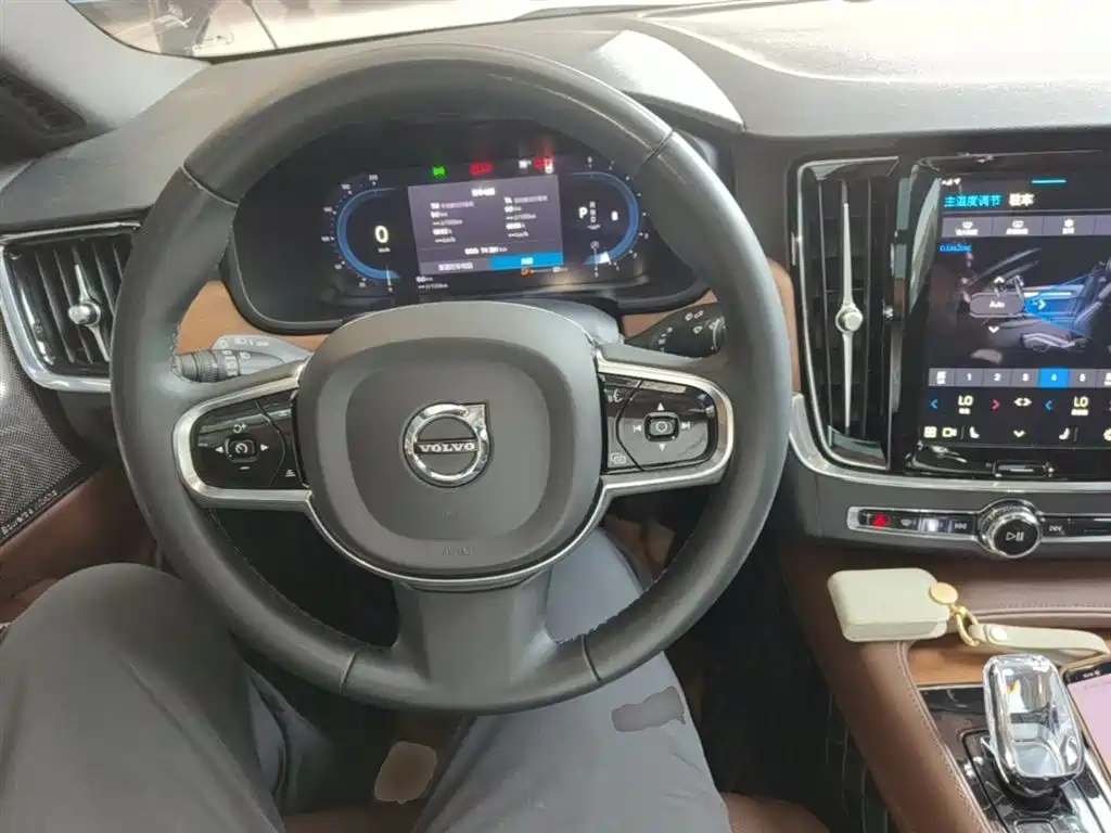 Volvo S90 — фото 10