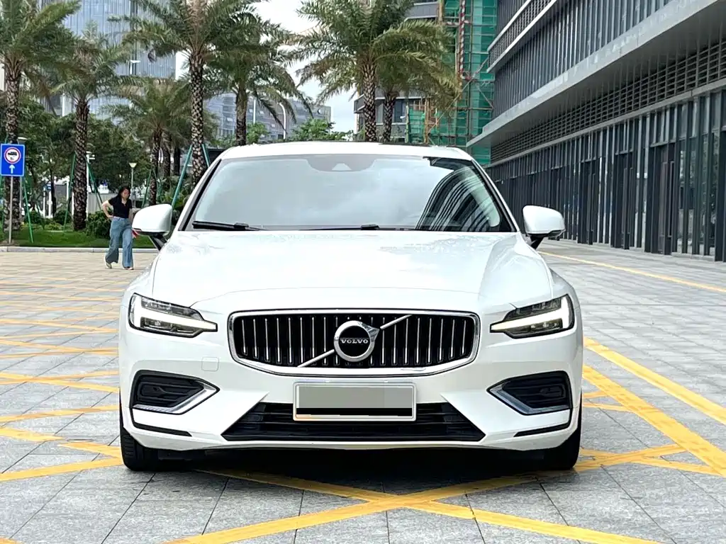 Volvo S60 — фото 2