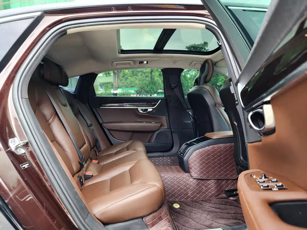 Volvo S90 — фото 17