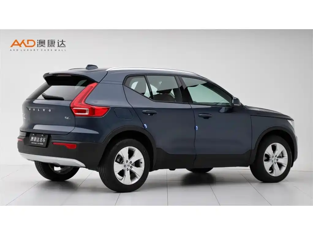 Volvo XC40 — фото 3