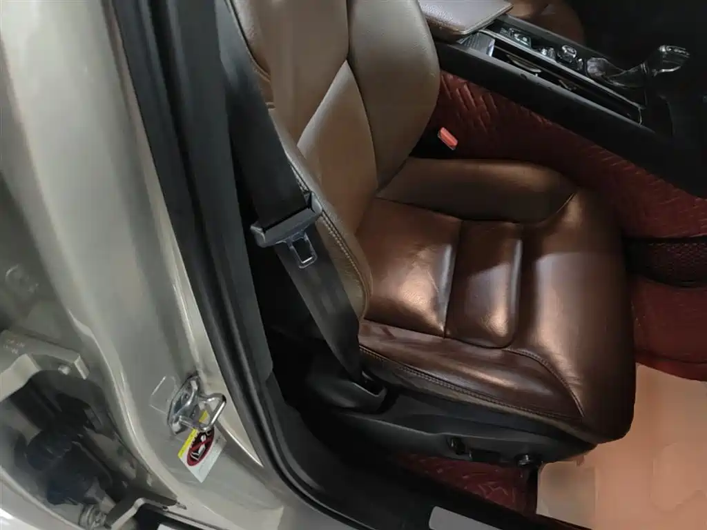 Volvo XC60 — фото 25