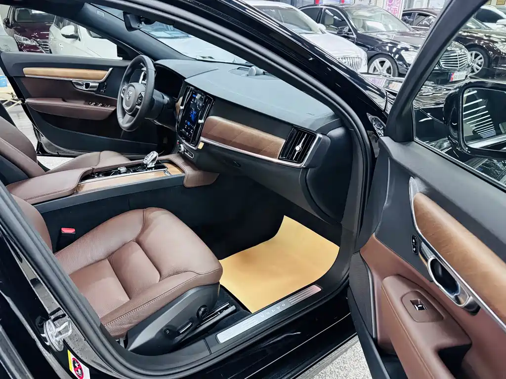 Volvo S90 — фото 9