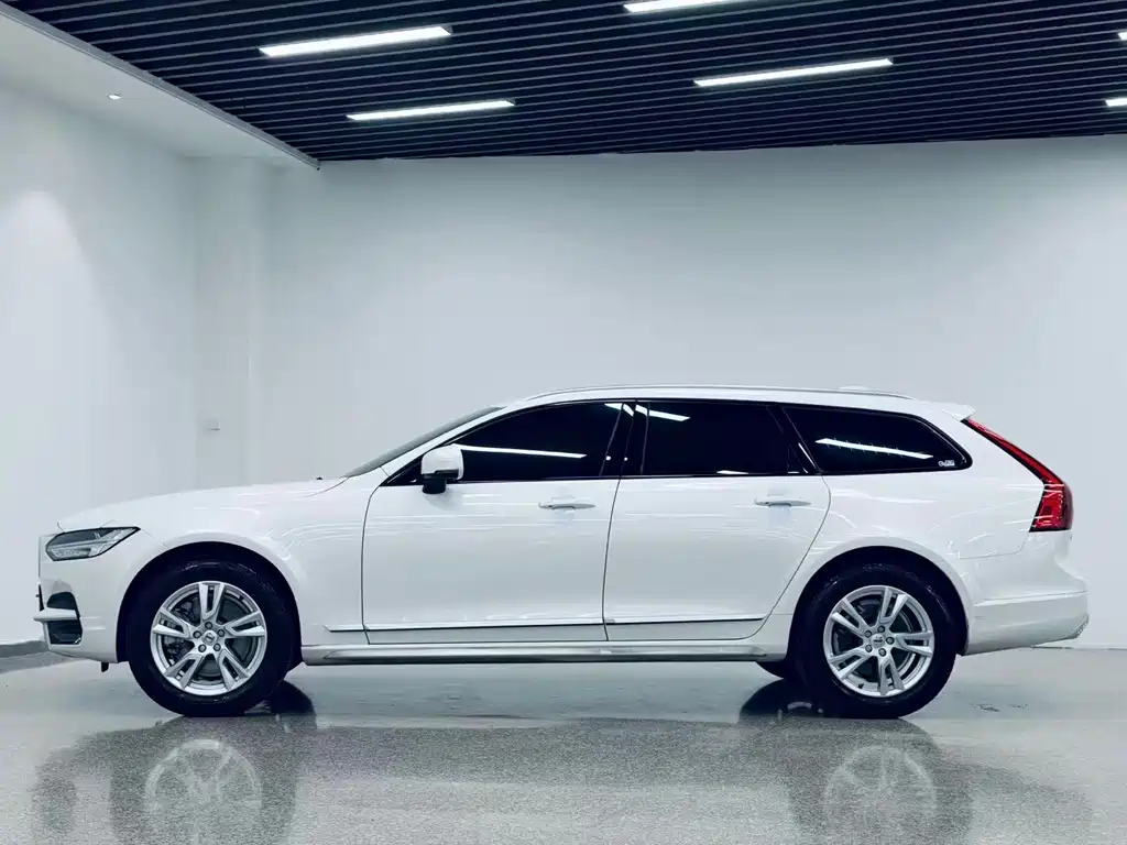 Volvo V90 — фото 2