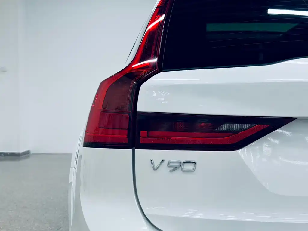 Volvo V90 — фото 17