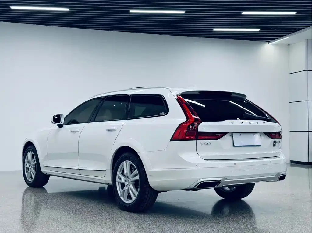 Volvo V90 — фото 3