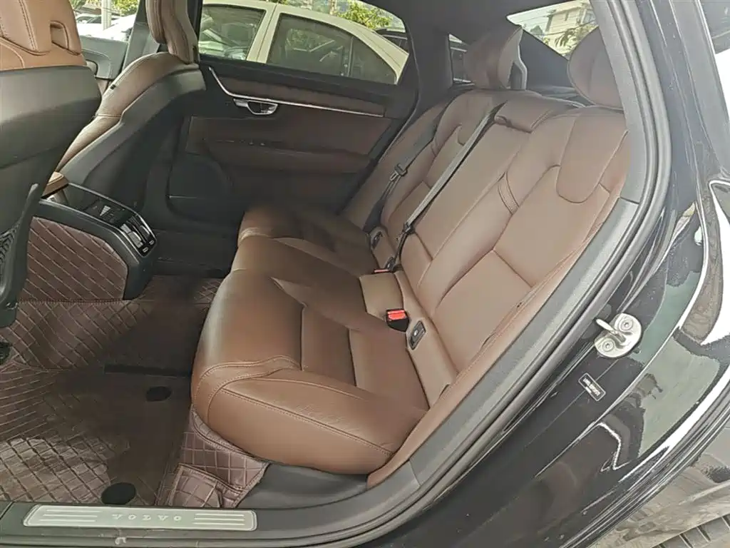 Volvo S90 — фото 13