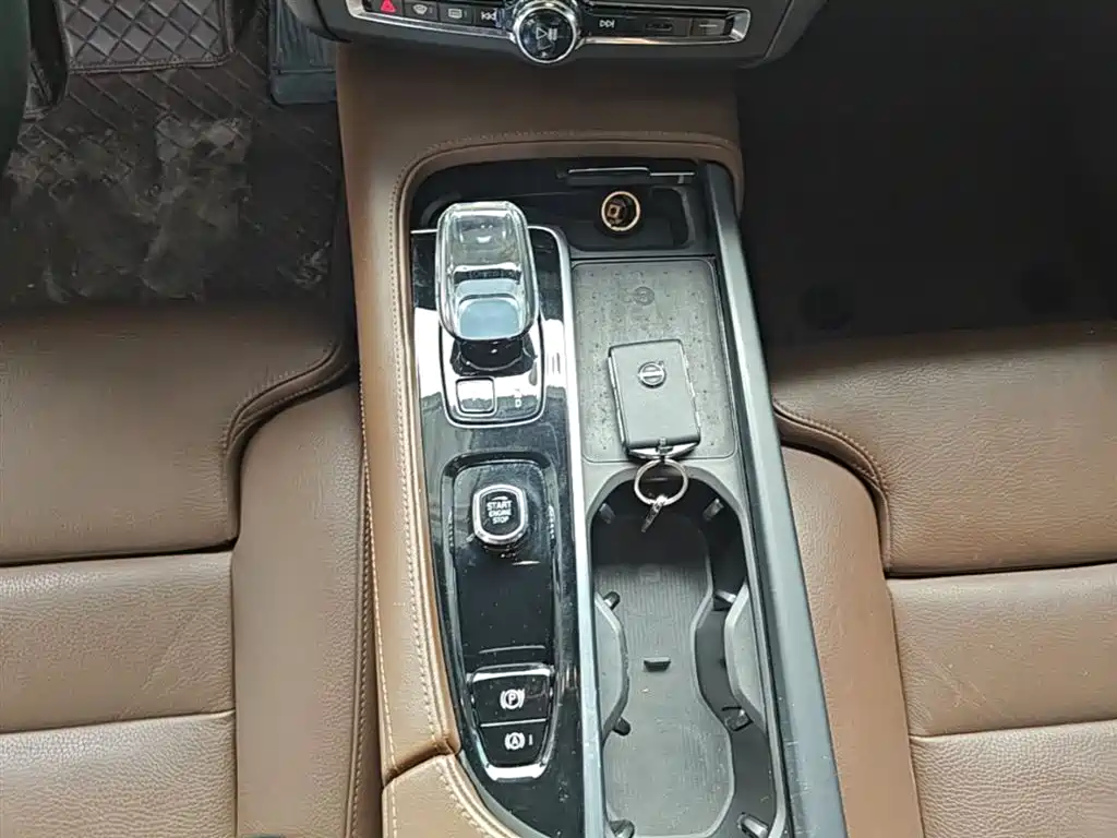 Volvo S90 — фото 10