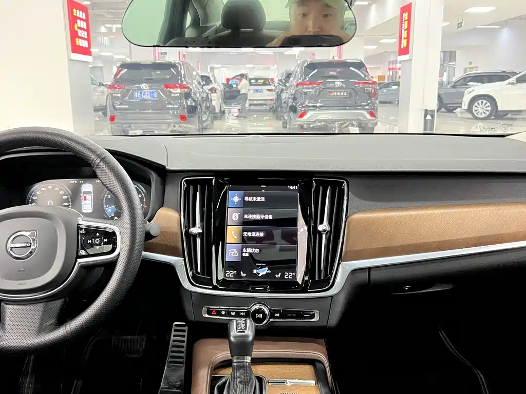Volvo S90 — фото 11