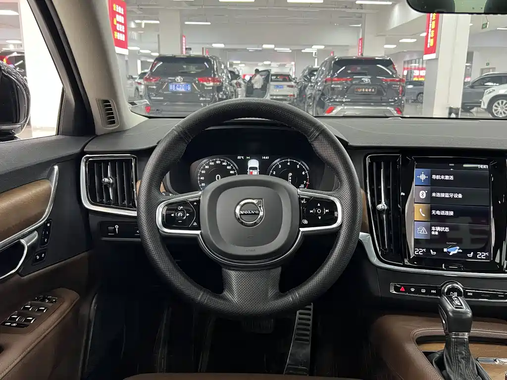Volvo S90 — фото 15