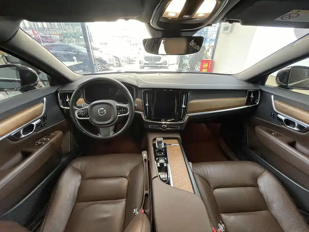 Volvo S90 — фото 11