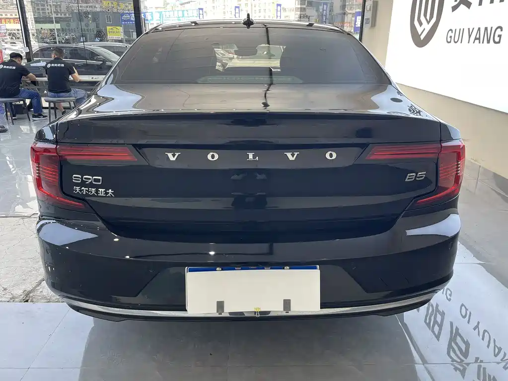 Volvo S90 — фото 19