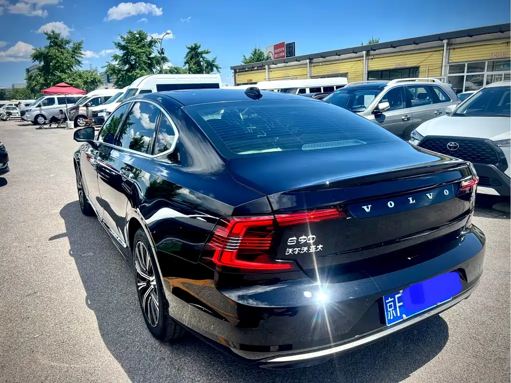 Volvo S90 — фото 7