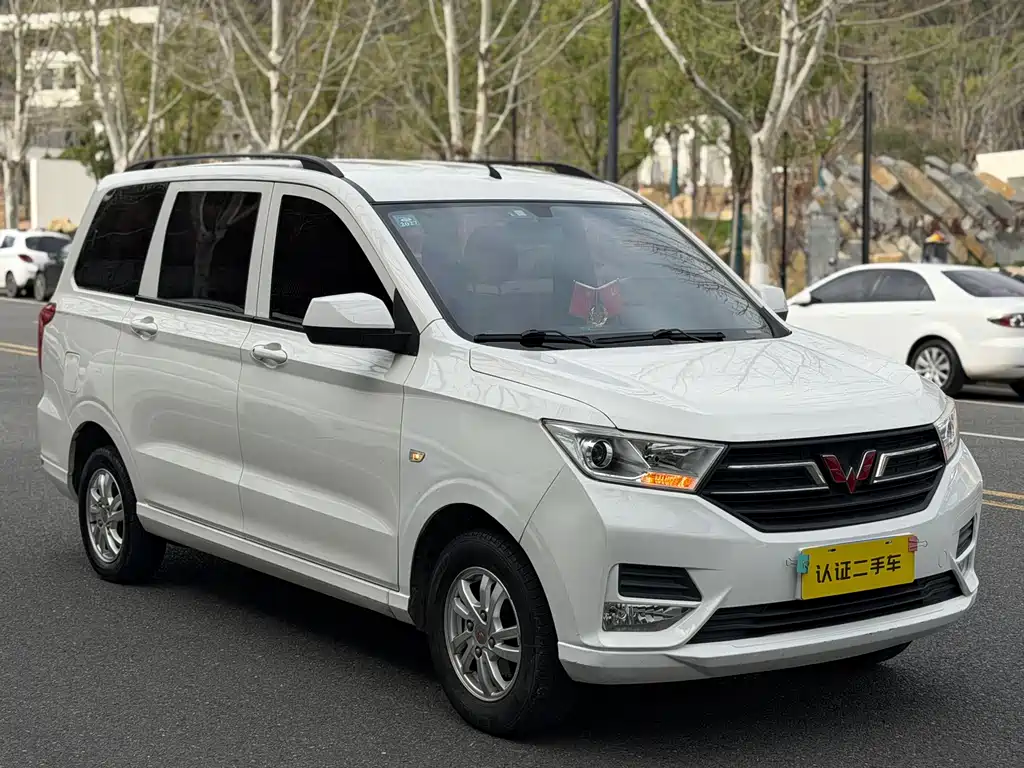 Wuling Hongguang — фото 3