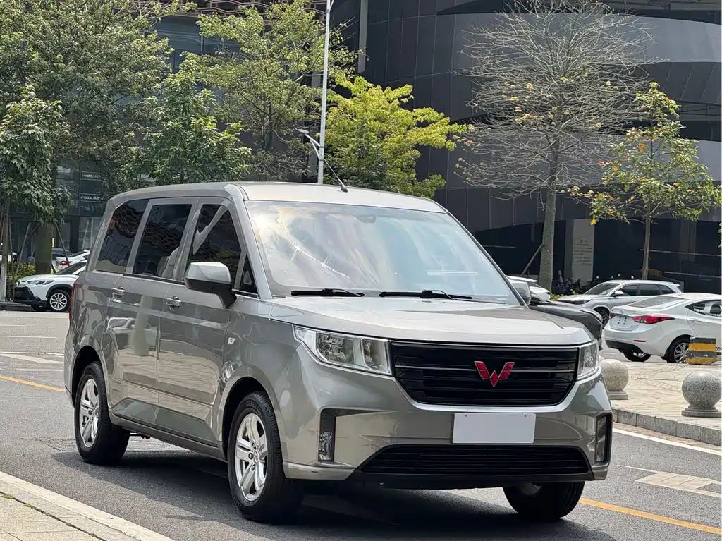 Wuling Hongguang PLUS — фото 3
