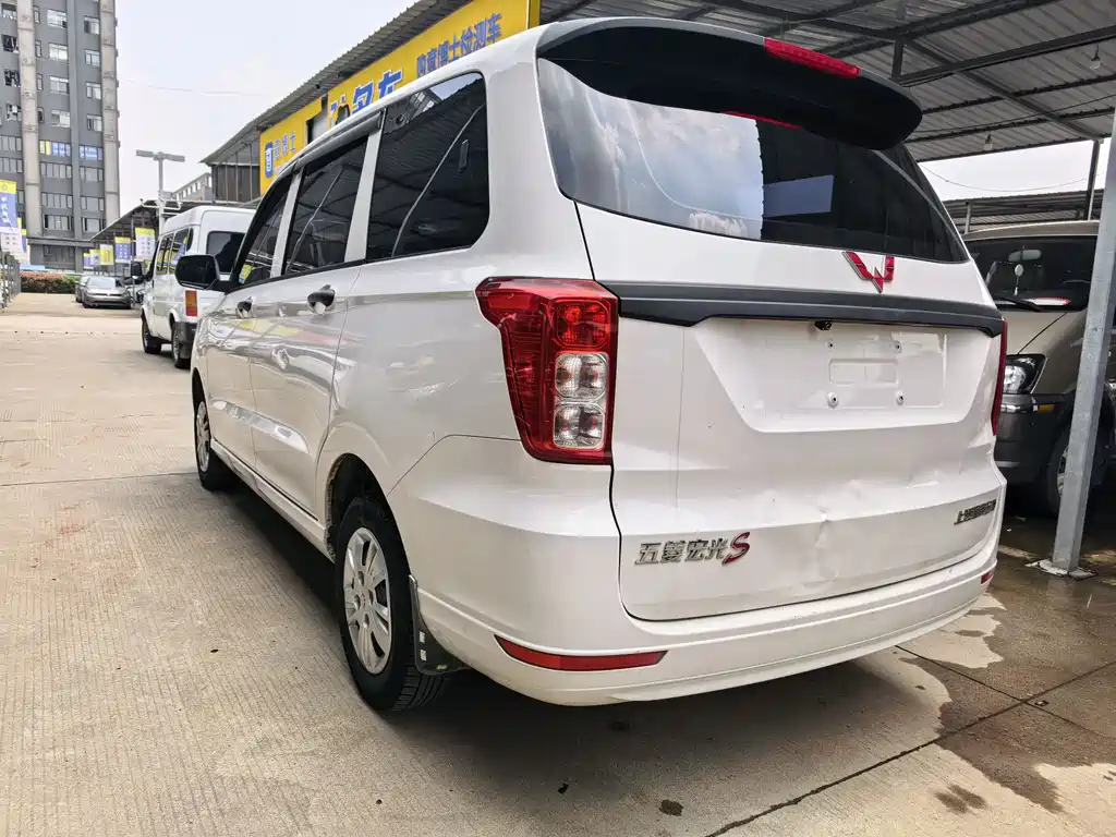 Wuling Hongguang — фото 6