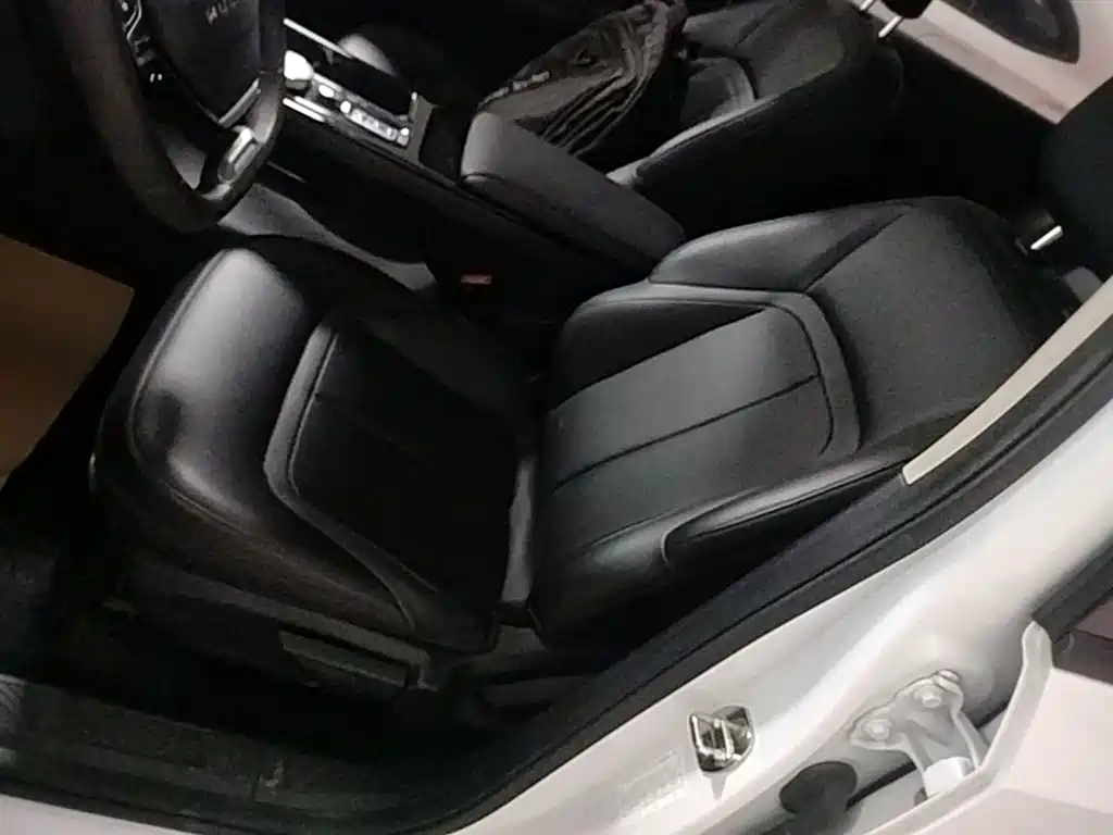 Wuling Wuling E5 — фото 14