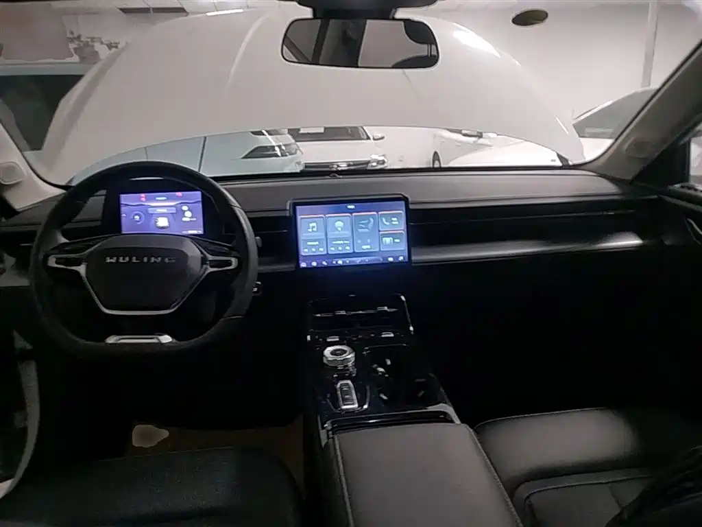 Wuling Wuling E5 — фото 10