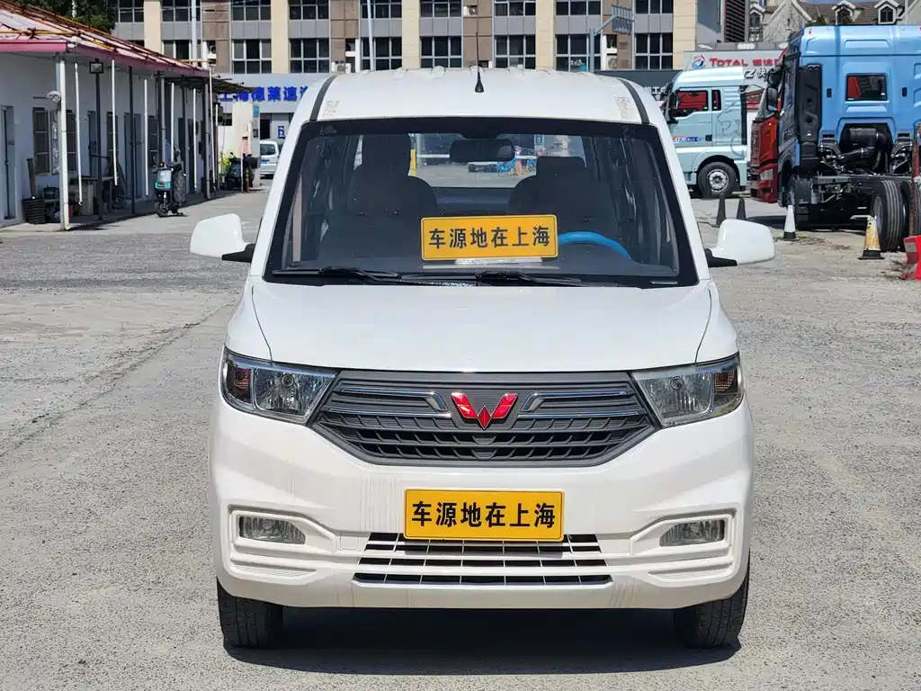 Wuling Hongguang V — фото 2