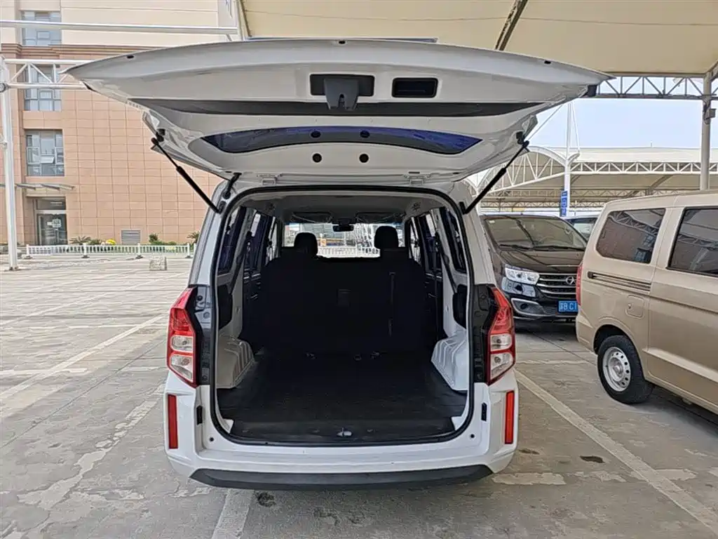 Wuling Hongguang PLUS — фото 19
