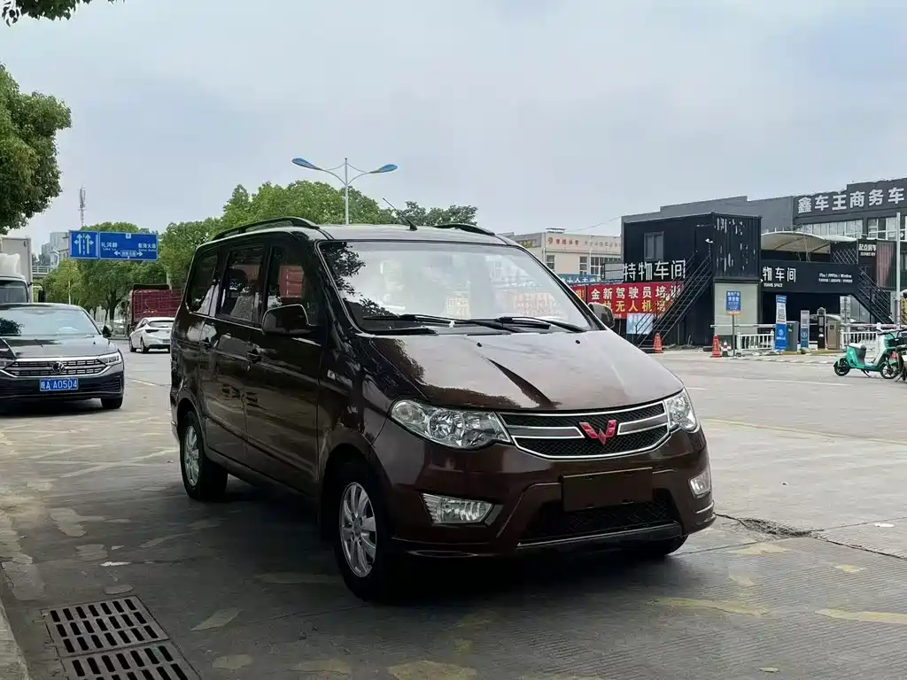 Wuling Hongguang — фото 3