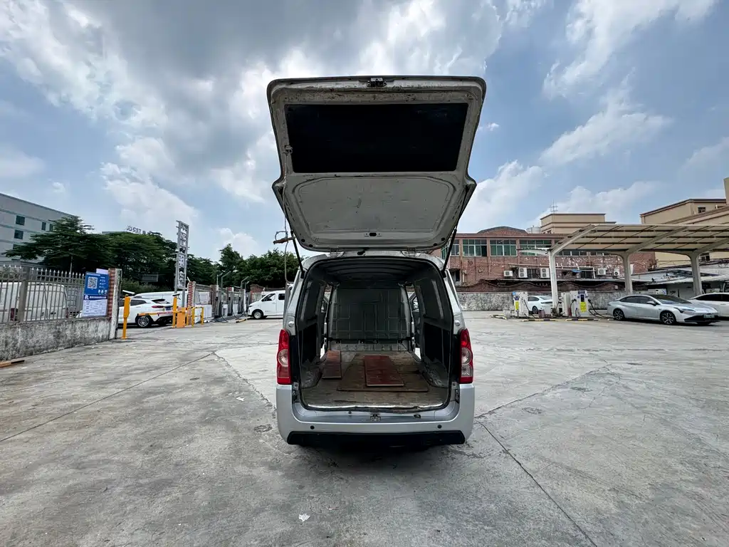 Wuling Wuling EV50 — фото 11