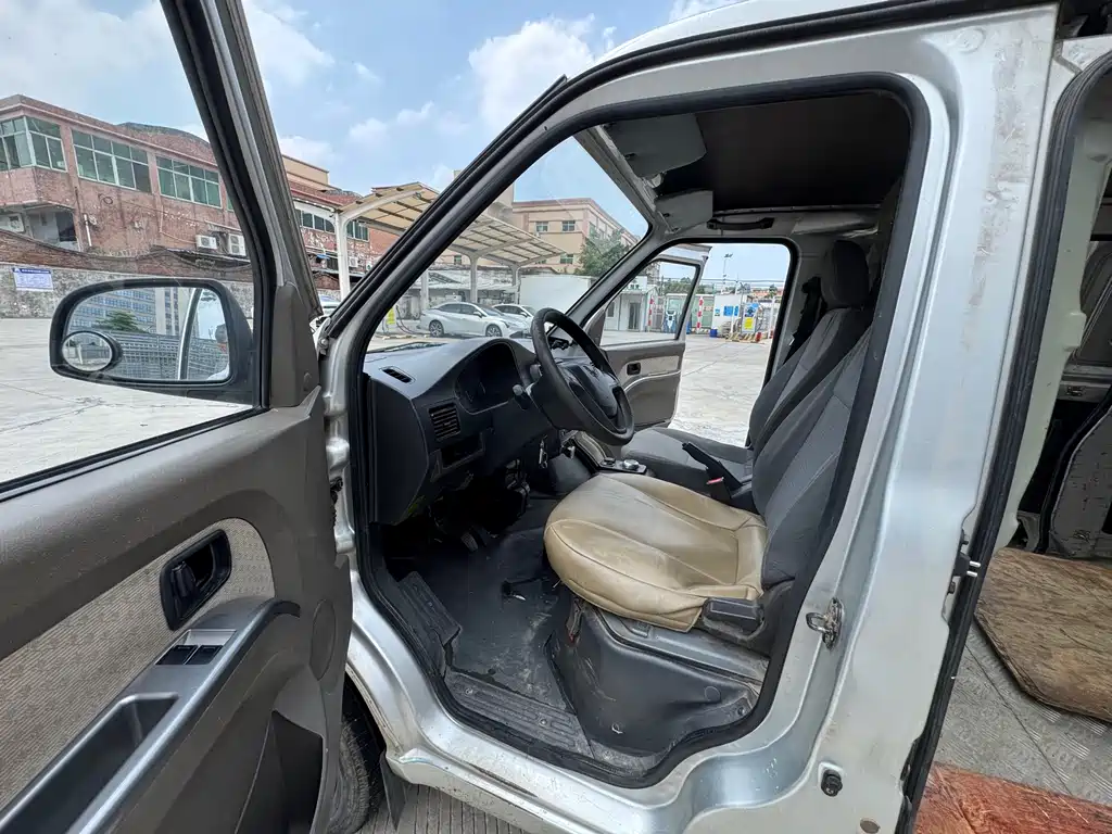 Wuling Wuling EV50 — фото 4