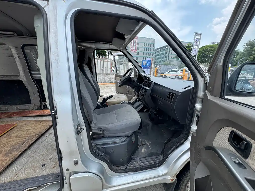 Wuling Wuling EV50 — фото 8
