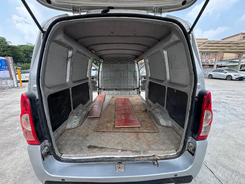 Wuling Wuling EV50 — фото 10