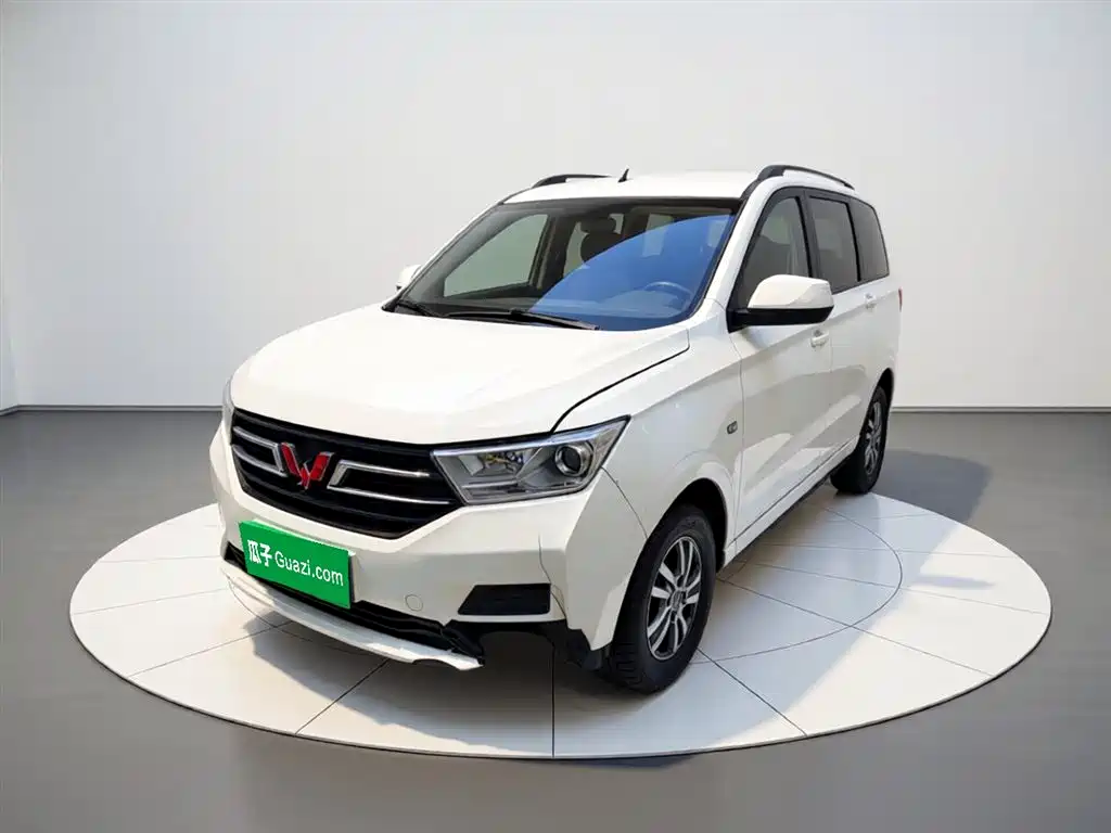 Wuling Hongguang — фото 2