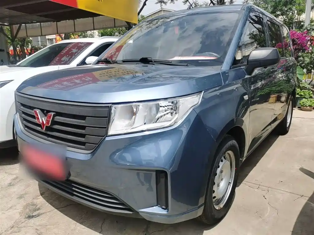 Wuling Hongguang PLUS — фото 2
