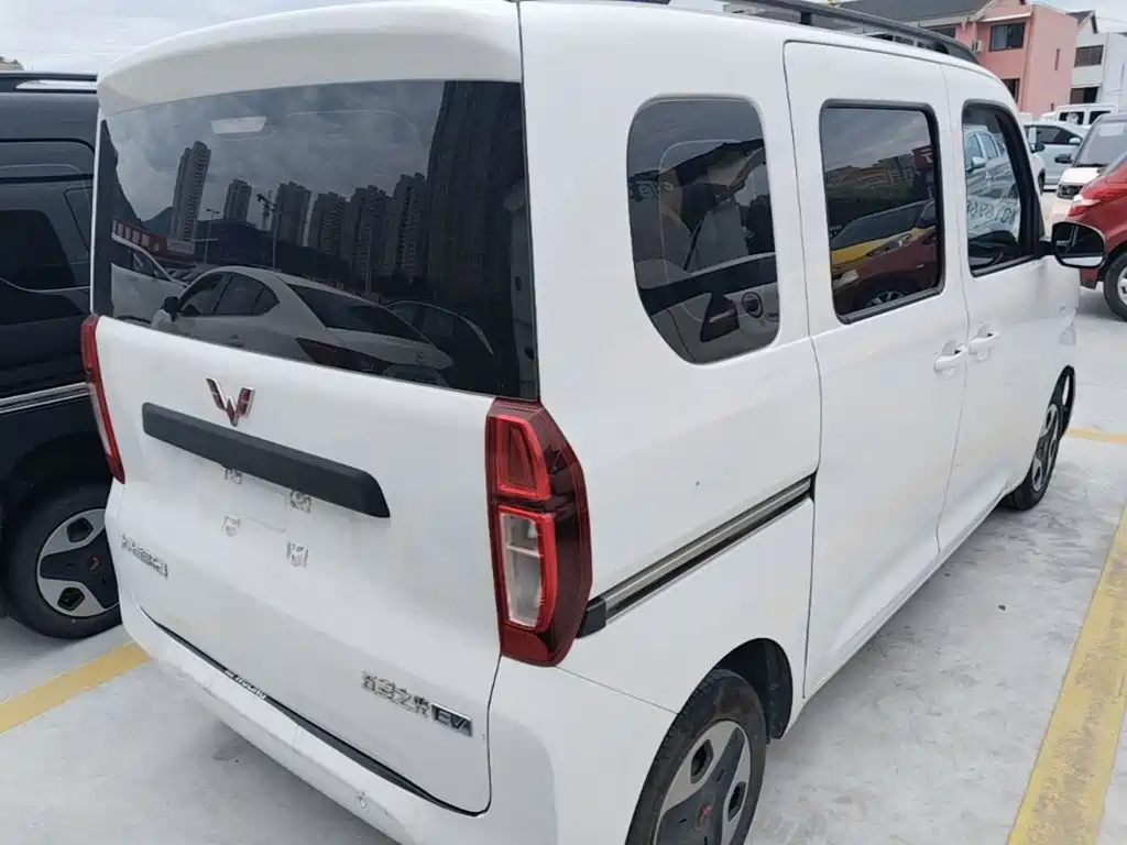 Wuling Zhiguang EV — фото 7