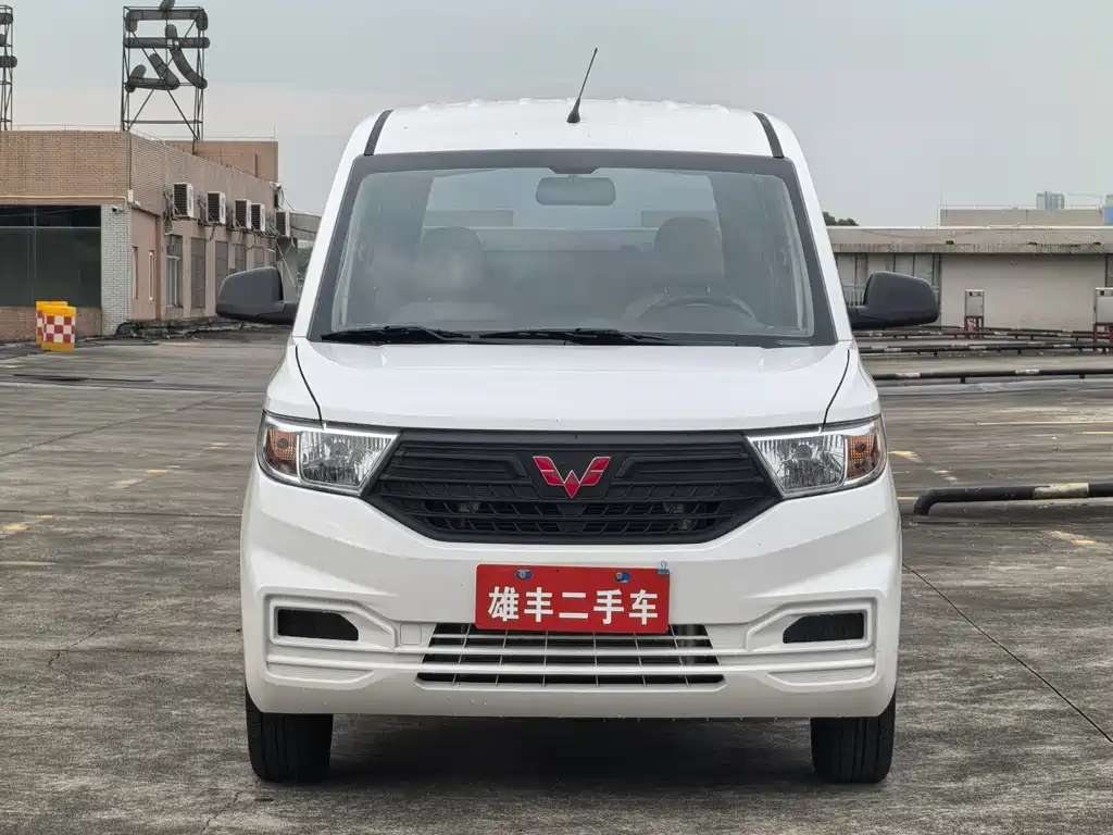 Wuling Hongguang V — фото 2