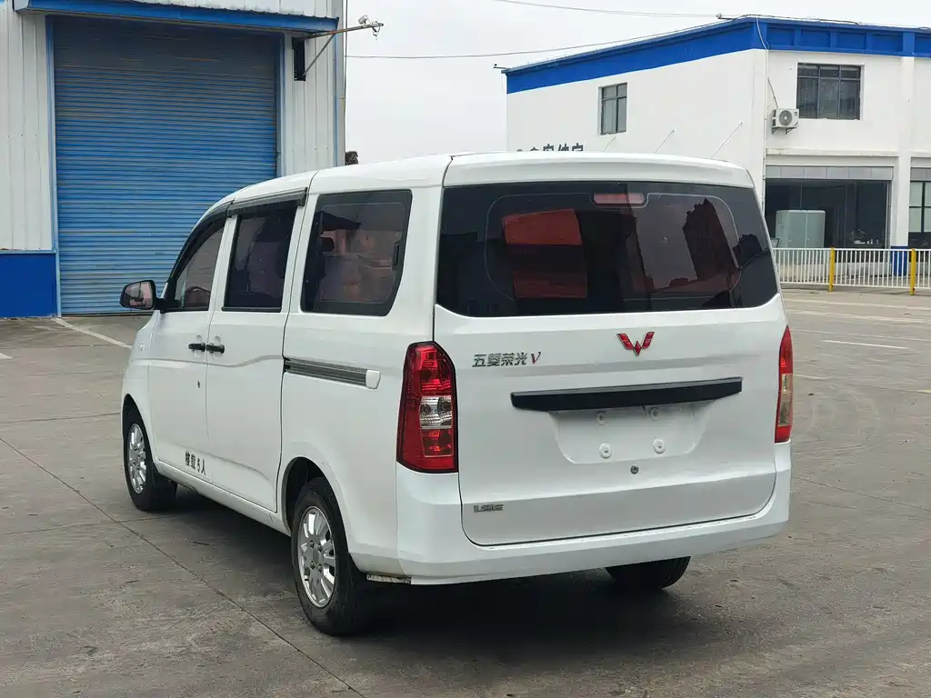 Wuling Rongguang V — фото 6
