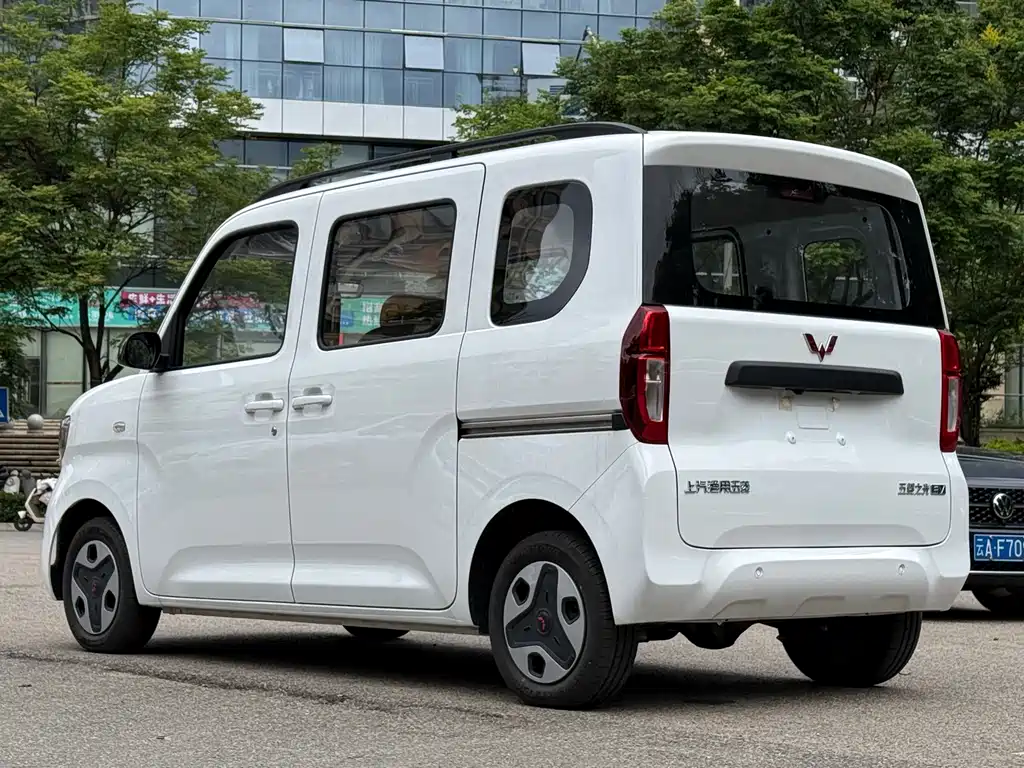 Wuling Zhiguang EV — фото 6