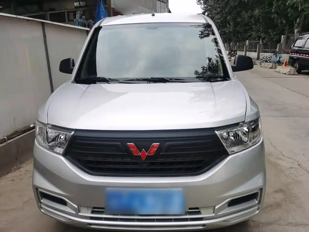 Wuling Hongguang V — фото 3