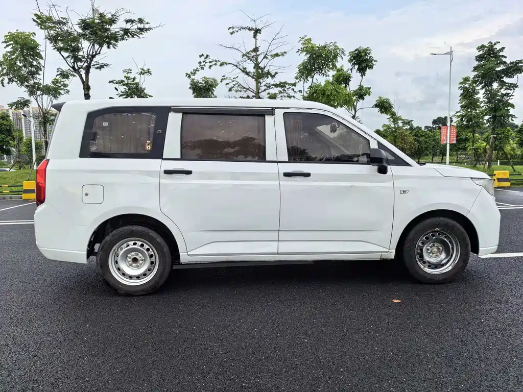 Wuling Hongguang PLUS — фото 11