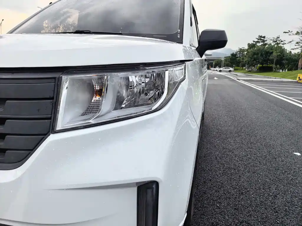 Wuling Hongguang PLUS — фото 23