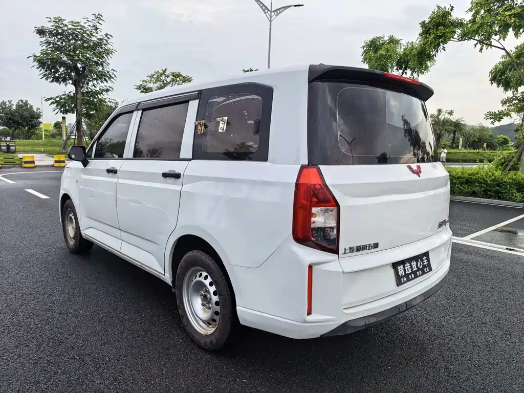 Wuling Hongguang PLUS — фото 6