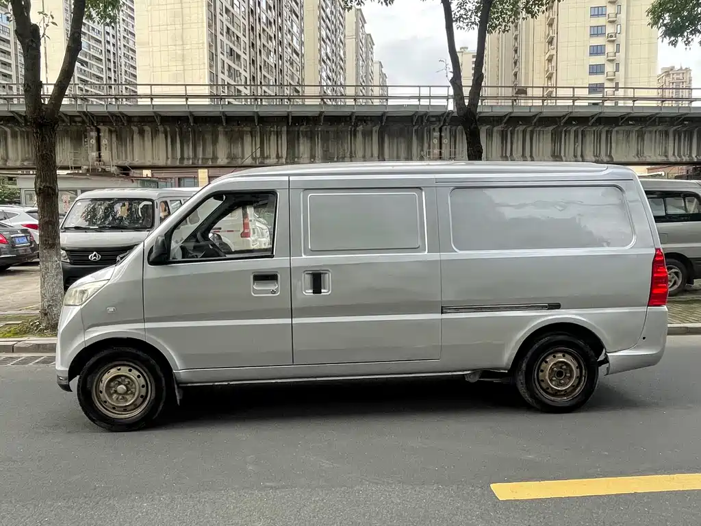 Wuling Wuling EV50 — фото 3