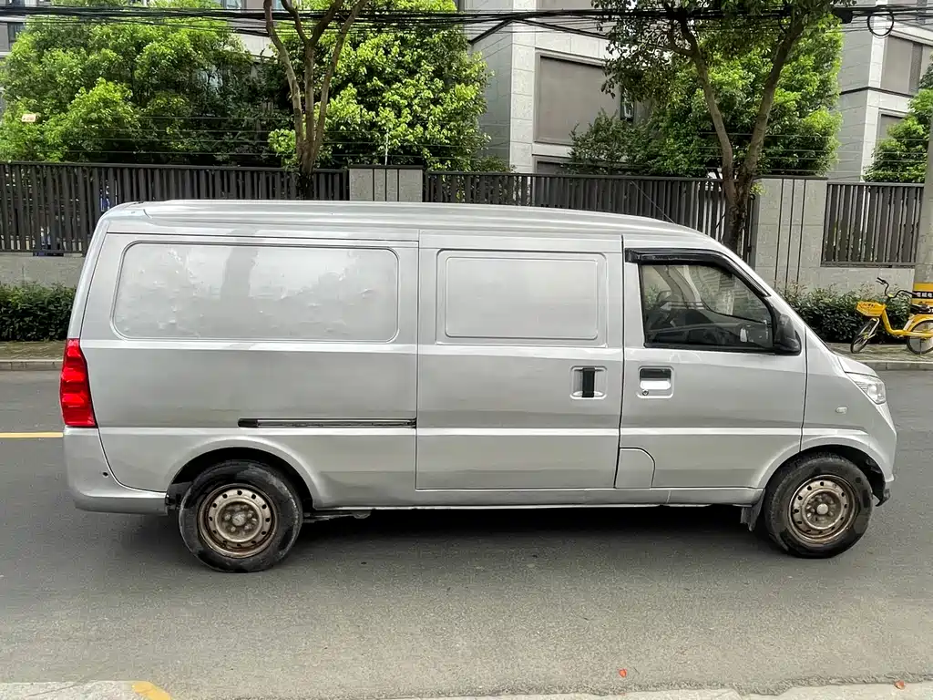 Wuling Wuling EV50 — фото 8