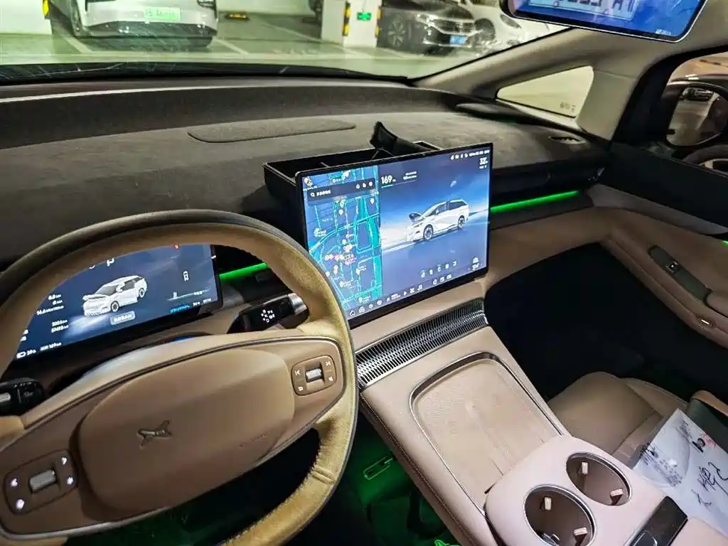 XPeng X9 — фото 7
