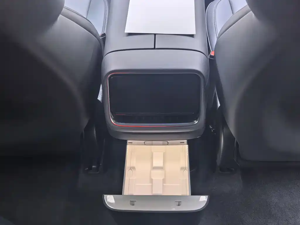 Xiaomi YU7 — фото 14