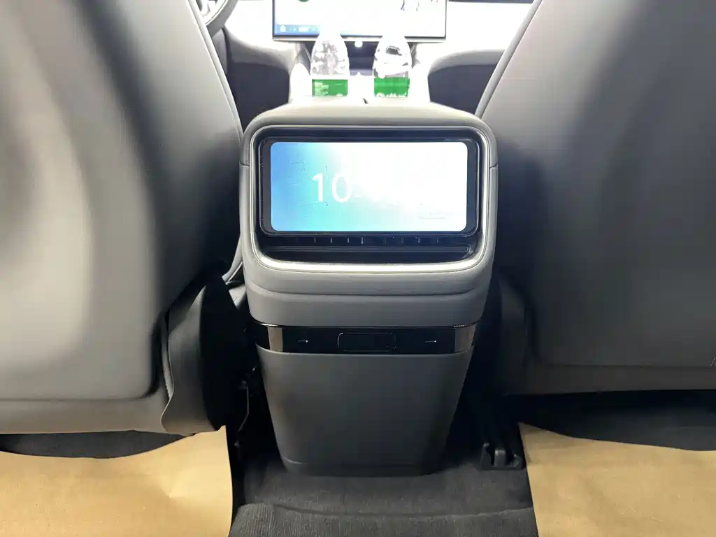 Xiaomi YU7 — фото 10